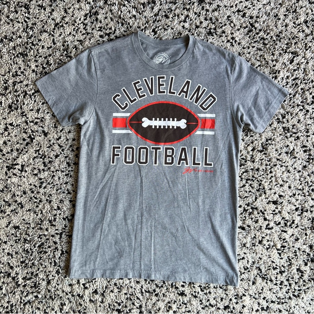 Cleveland Browns T-Shirt GV Art Design Grey Short Sleeve Dog Bone Graphic Small